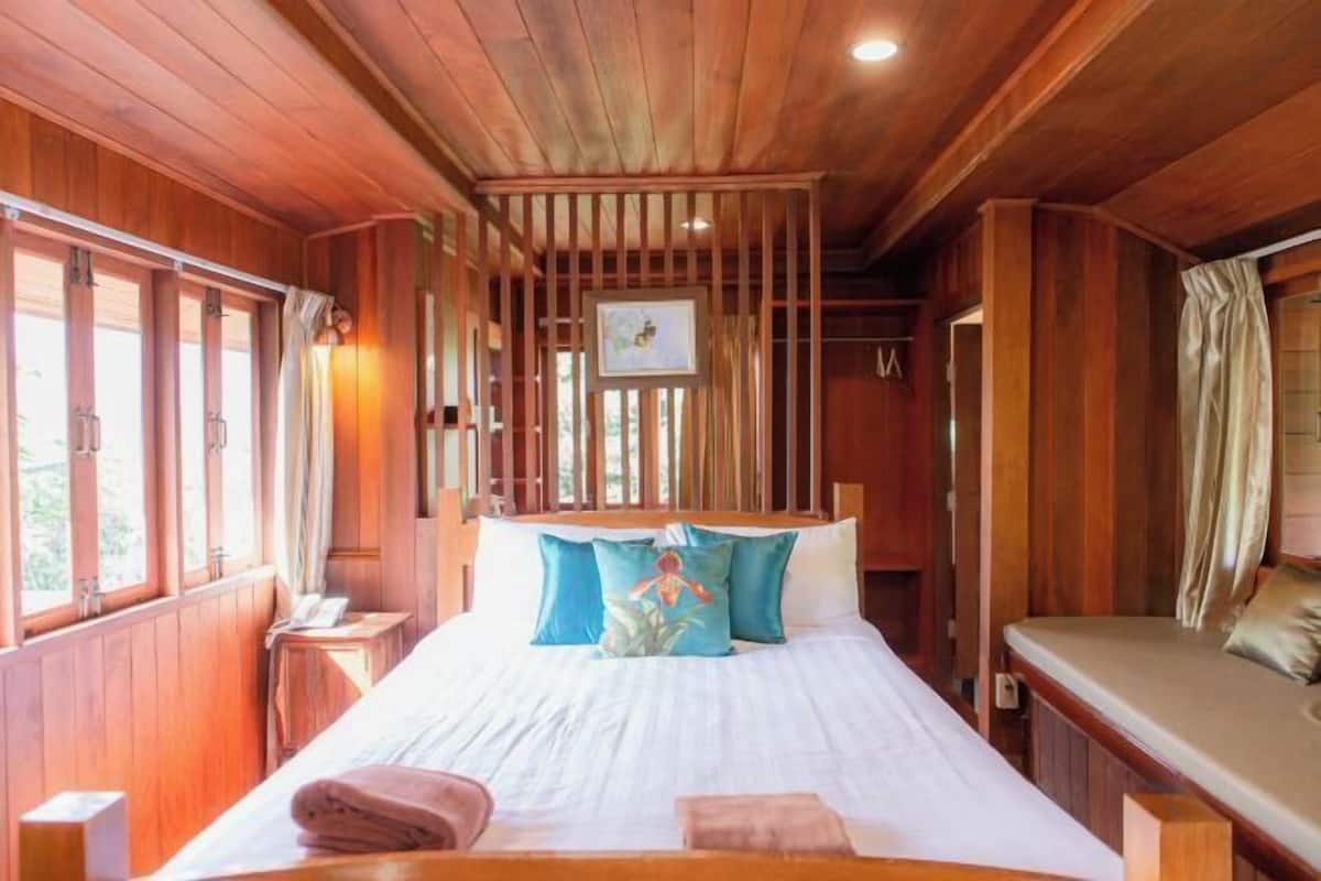 Blackout drapes, rollaway beds (surcharge), WiFi (free), bed sheets