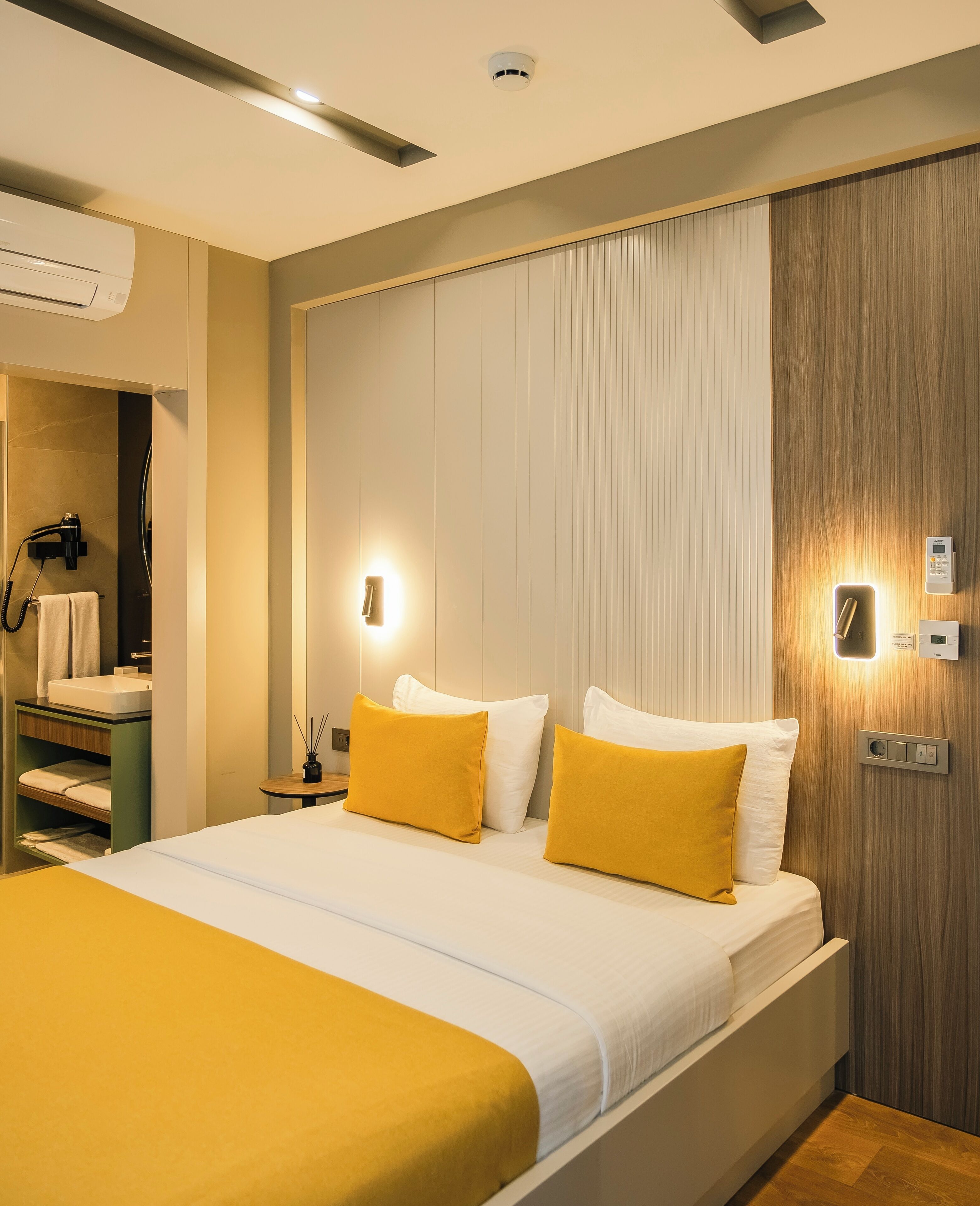 Studio Deluxe | Literie de qualité supérieure, coffres-forts dans les chambres, bureau