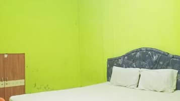 Free WiFi, bed sheets