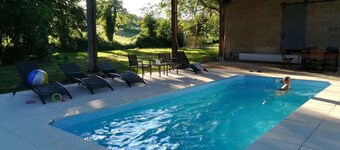 6 persons with privative garden, heated pool