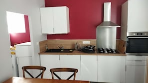Refrigerador, microondas, horno y lavavajillas 