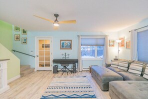 Téléviseur connecté, foyer, livres