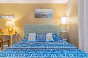 3 chambres, bureau, fer et planche à repasser, accès au Wi-Fi (inclus)