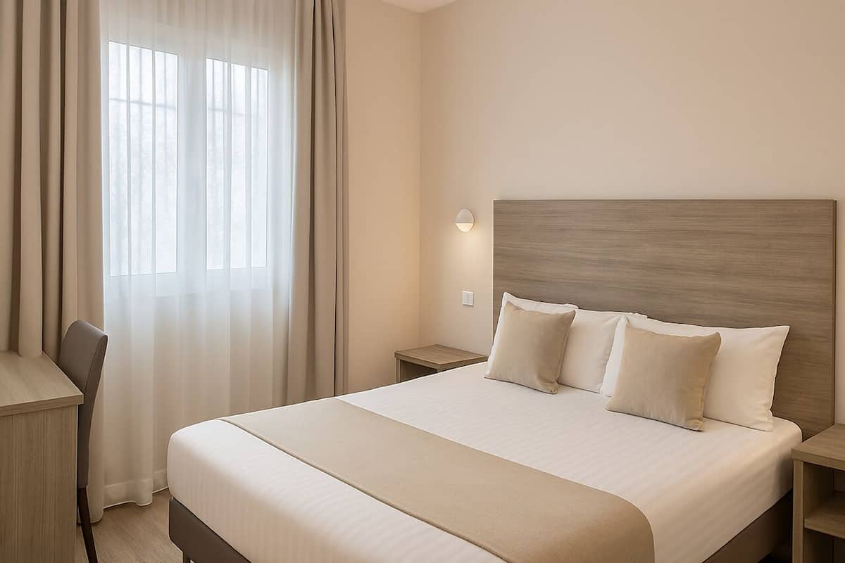 Basic Double Room | 1 bilik tidur, peralatan tempat tidur premium, dihias secara berasingan