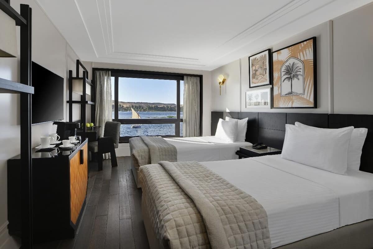 Minibar, rollaway beds, free WiFi, bed sheets