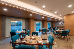 Restaurant - ExpoInn Suites and Convention (Greater Noida)