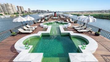 حمّام سباحة خارجي