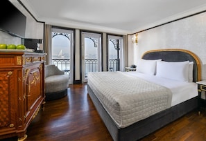 Minibar, soundproofing, free WiFi, bed sheets - Movenpick SS Misr. Monday - Friday (Luxor)
