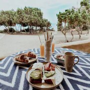 Meridium Apartments & Beach Club