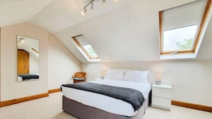 2 chambres, fer et planche à repasser, Wi-Fi gratuit, draps fournis