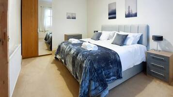 2 bedrooms, iron/ironing board, free WiFi, bed sheets