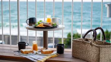 In-room safe, free WiFi, bed sheets