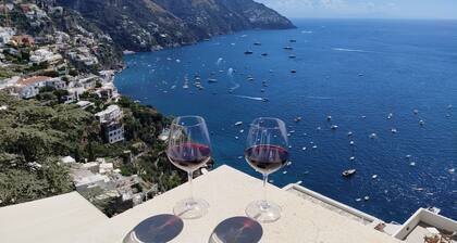 House with a great terrace and spectacular views