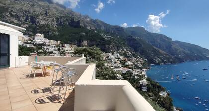 House with a great terrace and spectacular views