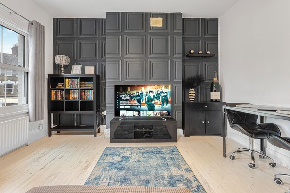 Game room - Spacious One Bedroom Private Flat in Brixton +Wifi (London)