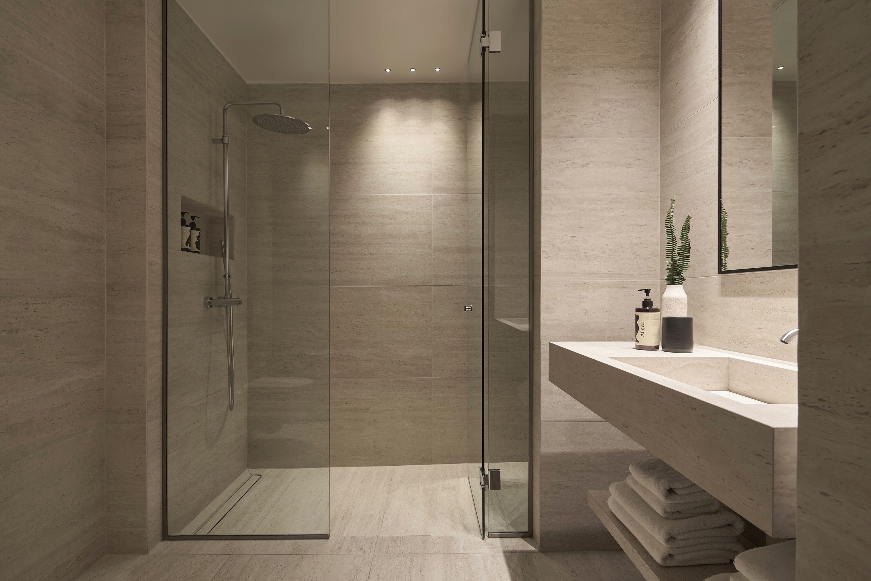 Standard Triple Room with Window | Bathroom