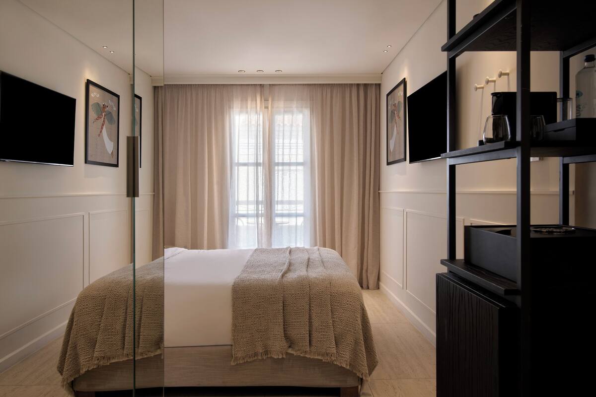 Deluxe Double Room with Balcony | In-room safe, soundproofing, free WiFi, bed sheets