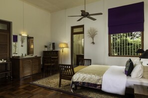 Master Suite | Desk, blackout drapes, iron/ironing board, free WiFi - Jetwing Hoffmann Bungalow (Welimada)
