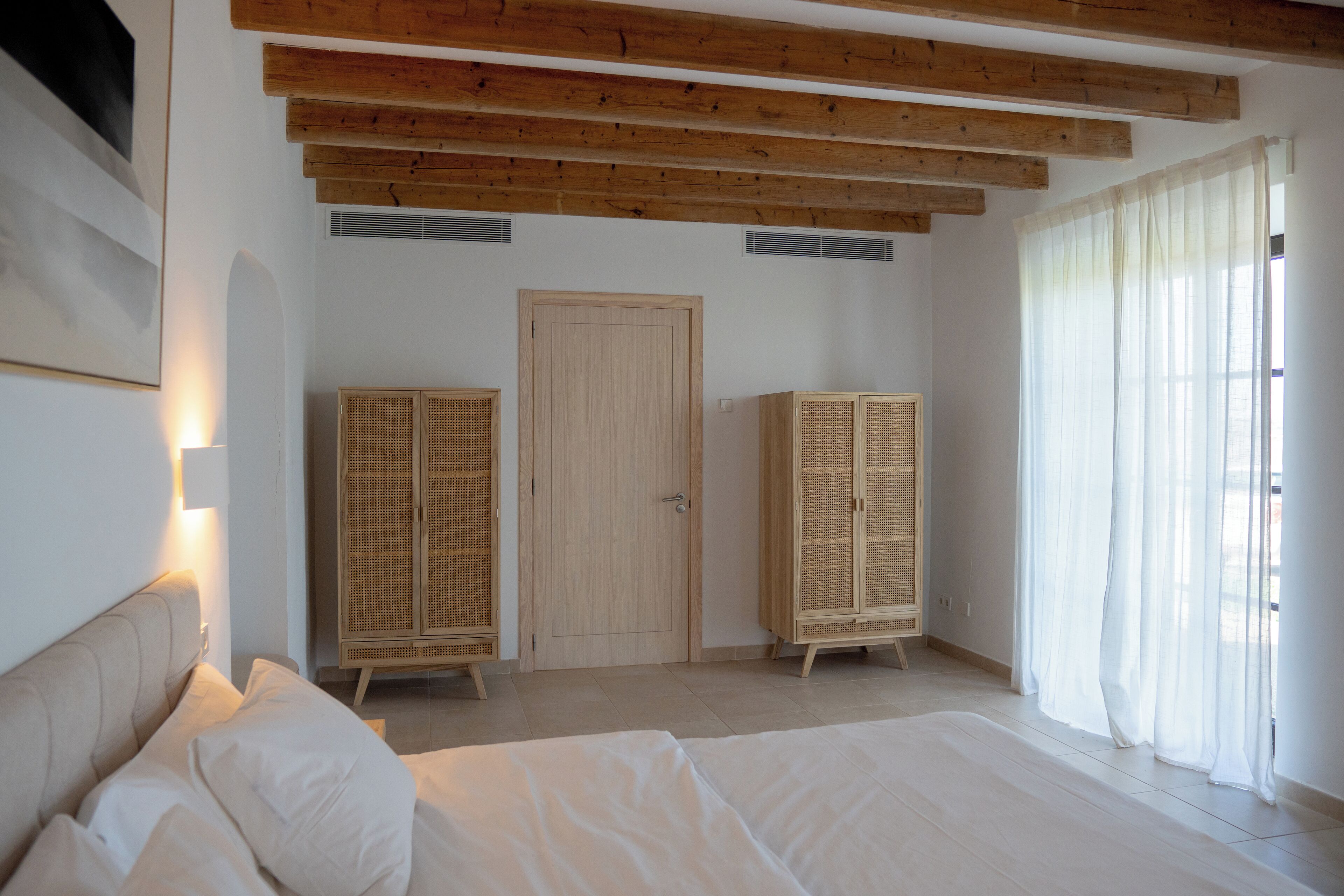 Family Room, 1 King Bed with Sofa bed, Vineyard View | Minibar, individually decorated, individually furnished, free WiFi