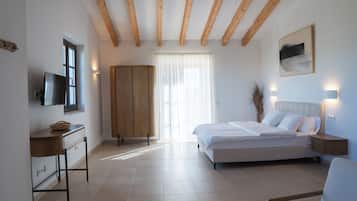 Family Room, 1 King Bed with Sofa bed, Balcony | Minibar, individually decorated, individually furnished, free WiFi