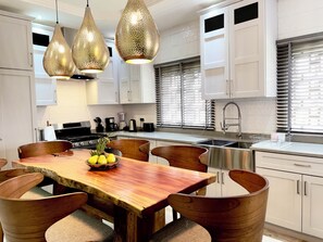 Dining - Amazing Twin Terrace 5 bedrooms 5 baths with Car & Driver Rental Option (Trasacco Valley)