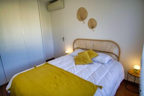 1 Schlafzimmer, Bügeleisen/Bügelbrett, Bettwäsche