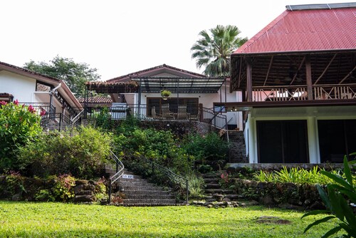 Wanakaset Forest Exceptional river front estate w/pool, btw Boquete & David