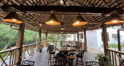 Wanakaset Forest Exceptional river front estate w/pool, btw Boquete & David