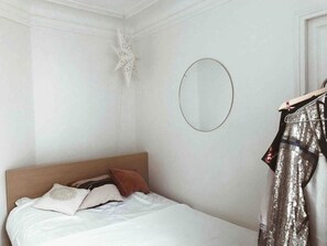 1 chambre, fer et planche à repasser, Wi-Fi, draps fournis