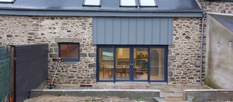 In the center of the Emerald Coast