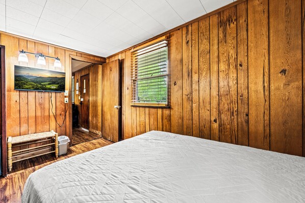 3 habitaciones, escritorio, cuna de viaje y internet