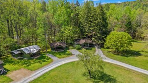 Exterior - Riverside Cabin minutes to Downtown Gatlinburg (Sevierville)
