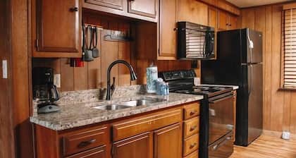 Riverside Cabin minutes to Downtown Gatlinburg