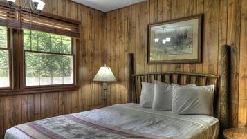 2 quartos, escrivaninha, berço de viagem, acesso à internet