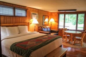 1 bedroom, desk, internet, bed sheets