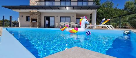 室外泳池、暖水池