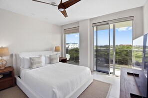 Presidentieel appartement | Luxe beddengoed, een kluis op de kamer, individueel gedecoreerd