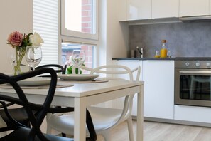 Microwave, dishwasher, coffee/tea maker, cookware/dishes/utensils - Nowa Grobla Gdańsk by Renters (Gdansk)