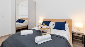 1 bedroom, bed sheets - Nowa Grobla Gdańsk by Renters (Gdansk)