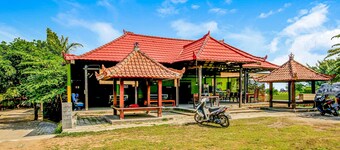 OYO  91053 데사 위사타 길리마눅