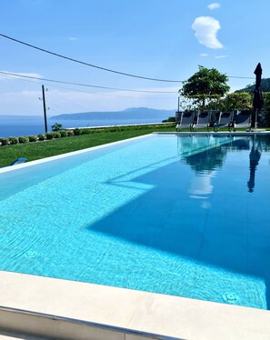 Utomhuspool