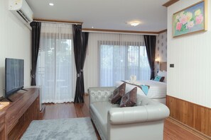 Deluxe-Doppelzimmer | Minibar, kostenloses WLAN, Bettwäsche