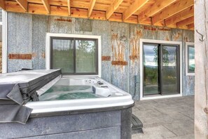 Bañera de hidromasaje al aire libre