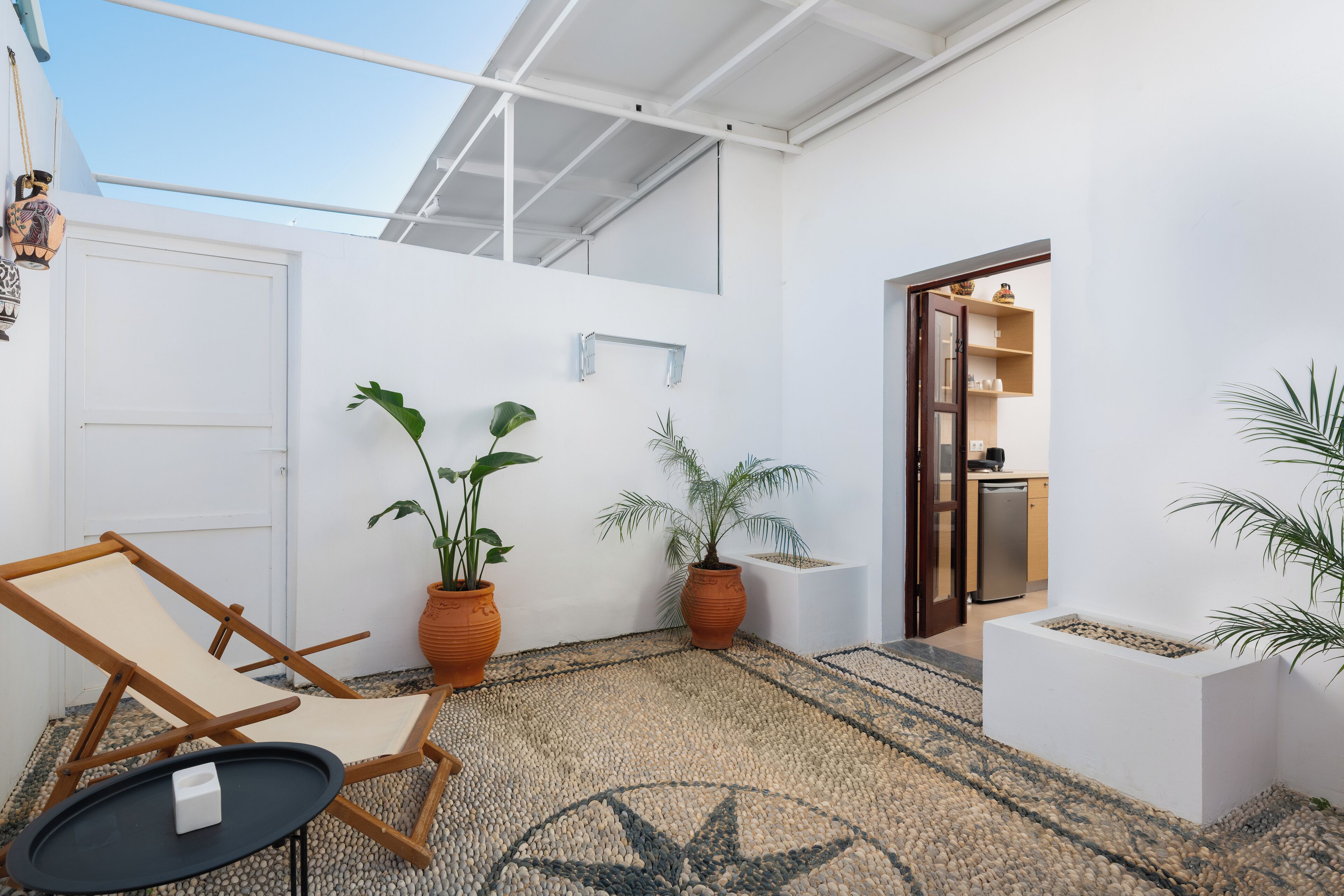 Superior One Bedroom Suite with Patio | Zimmersafe, laptopgeeigneter Arbeitsplatz, Verdunkelungsvorhänge