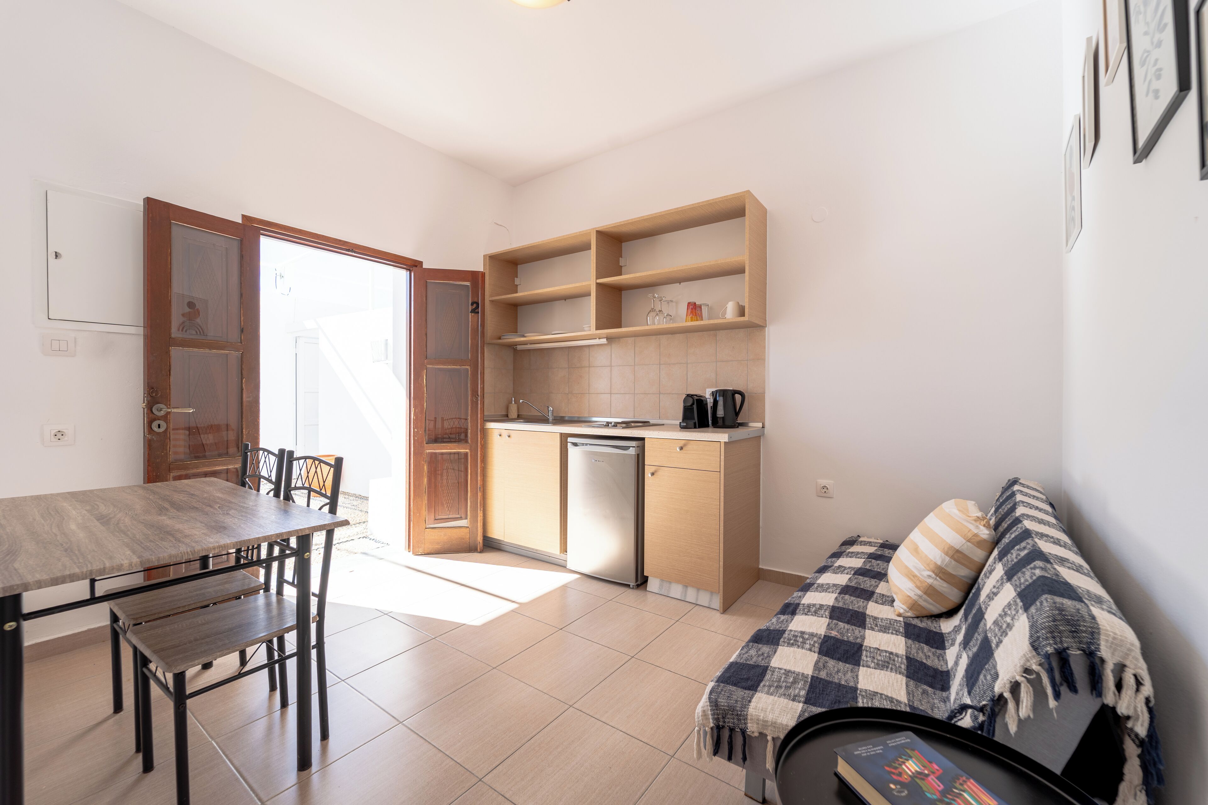 In-room safe, laptop workspace, blackout drapes, iron/ironing board