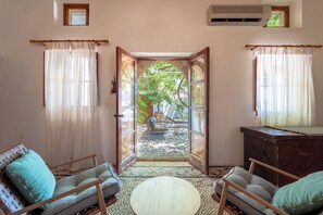 In-room safe, laptop workspace, blackout drapes, iron/ironing board - Arte Lindos Suites (Rhodes)