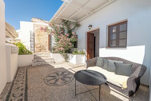 Terrace/patio - Arte Lindos Suites  (Rhodes)