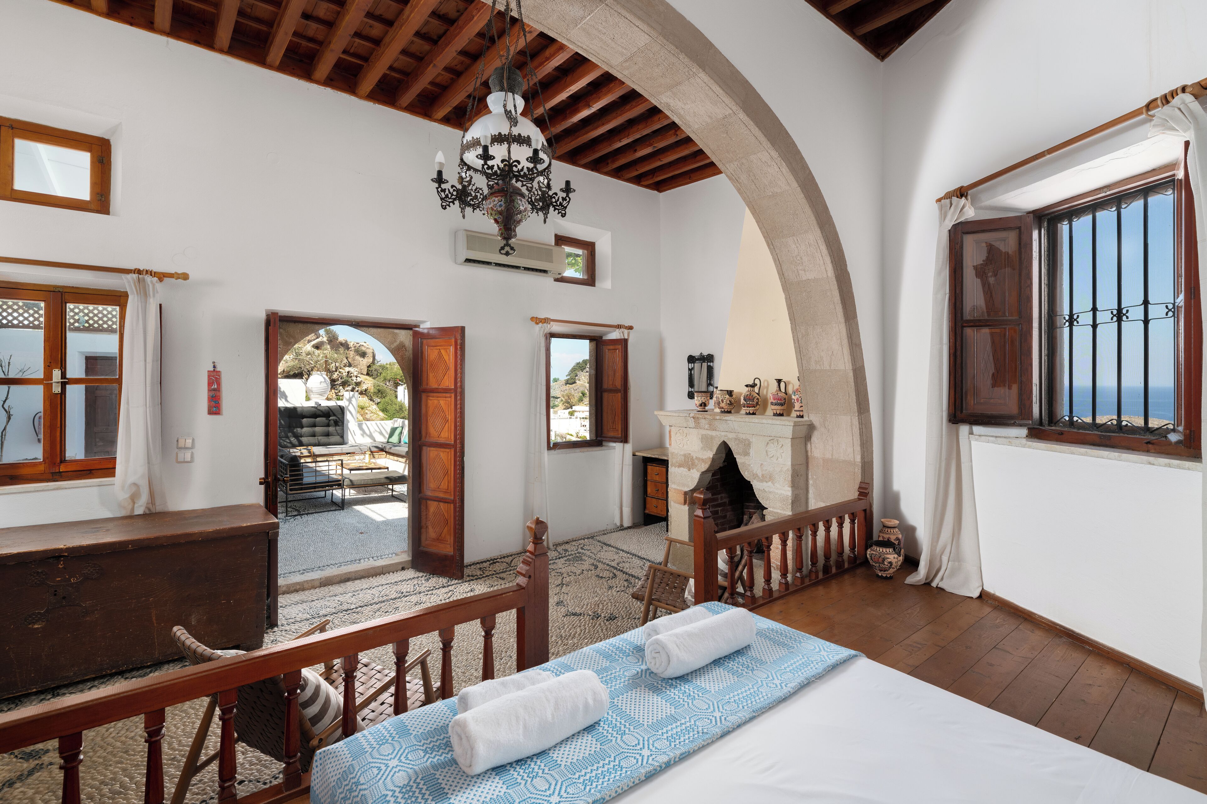 Four Bedroom Villa with Sea View | Caja fuerte, espacio para trabajar con un portátil, cortinas opacas