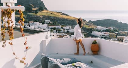 Arte Lindos Suites