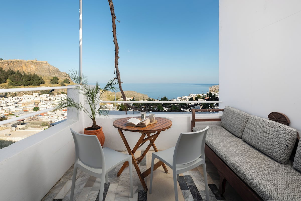 2 Bedroom Connecting Suites with Patio | 테라스/파티오